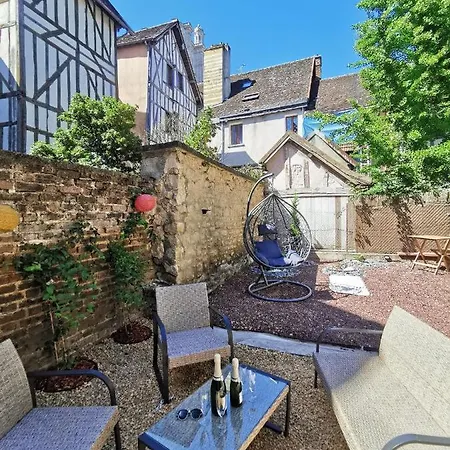 La Chouette De La Cathedrale - Calme - Jardin - Wifi