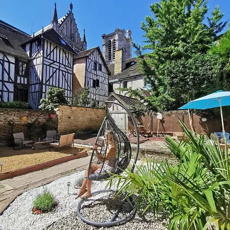 La Chouette De La Cathedrale - Calme - Jardin - Wifi *